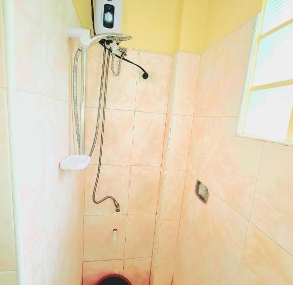 اتاق لوکس, La Familia Guest House