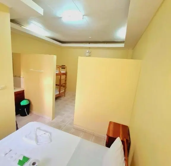 اتاق لوکس خانوادگی, La Familia Guest House