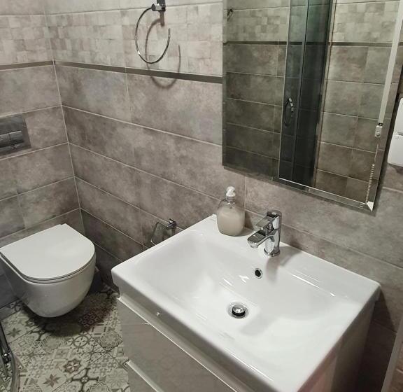 غرفة قياسية ثلاثية, Przy Tartaku