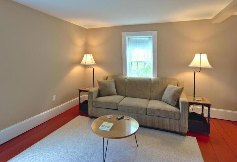 디럭스 스위트, Ballard House Inn