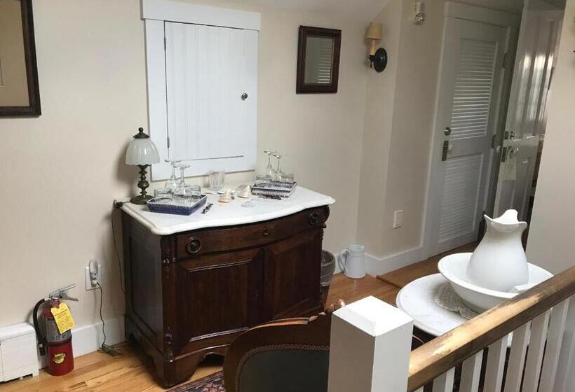 디럭스 테라스 룸 바다 전망, Revere Guest House