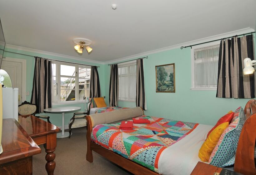 Номер Стандарт Трехместный, Richmond Guest House