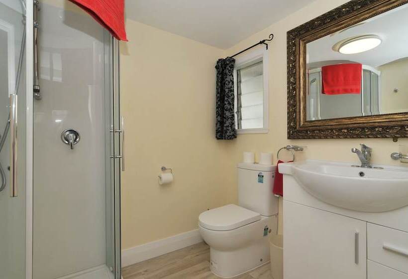 Номер Стандарт Трехместный, Richmond Guest House