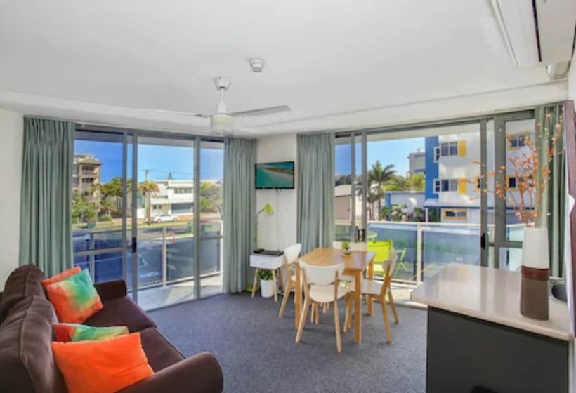 סטודיו אקונומי, Catalina Resort