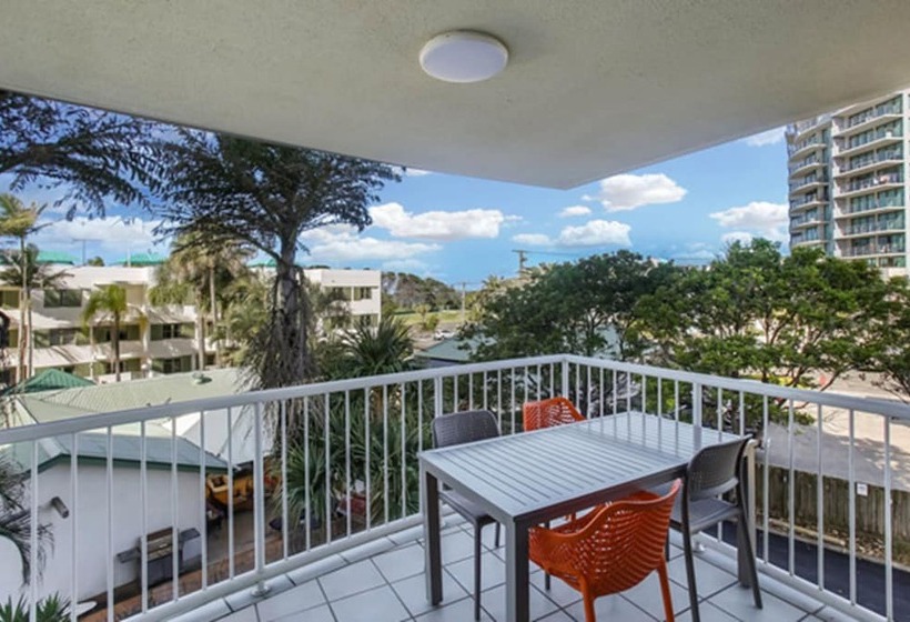 דירת שלושה חדרים, Catalina Resort