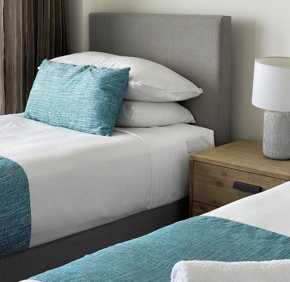 Superior 2-bedroom flat with sea view, Catalina Resort