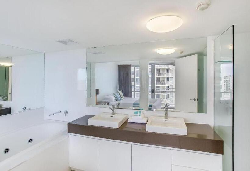 Superior 3-bedroom flat with sea view, Catalina Resort