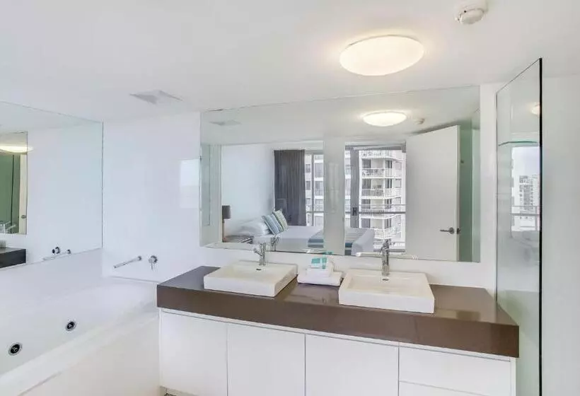 Superior 3-bedroom flat with sea view, Catalina Resort