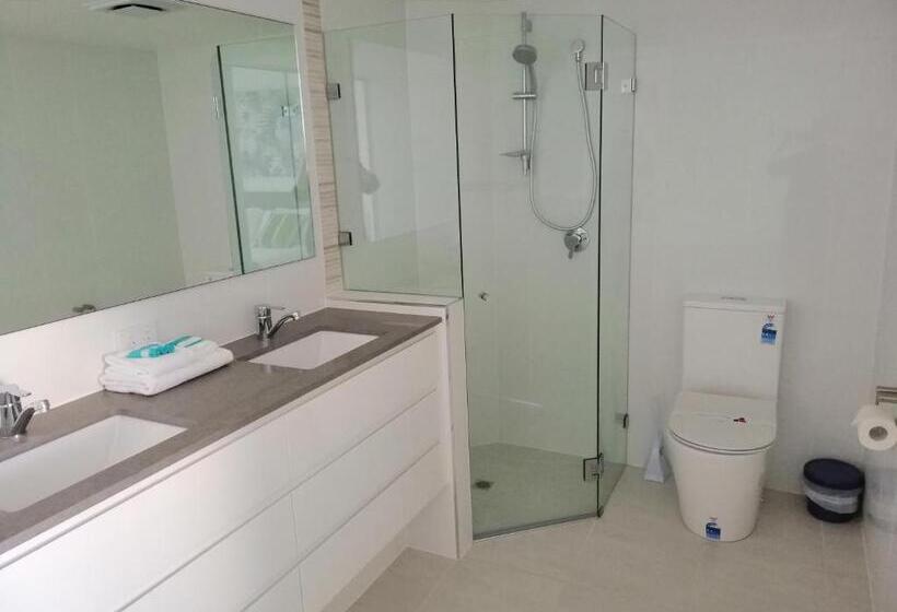 Superior 3-bedroom flat with sea view, Catalina Resort