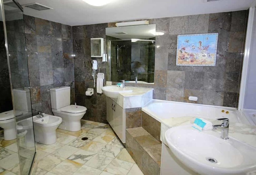 דירת פרמיום 3 חדרי שינה, Catalina Resort