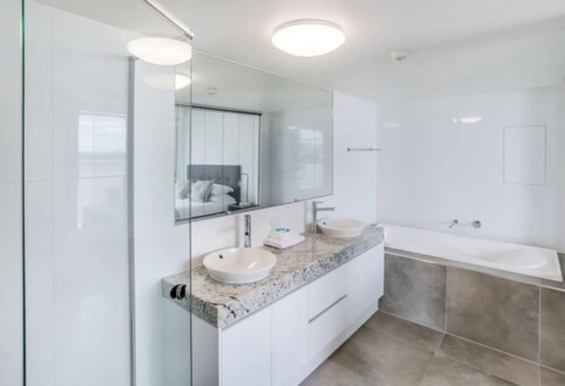 Superior 3-bedroom flat with sea view, Catalina Resort