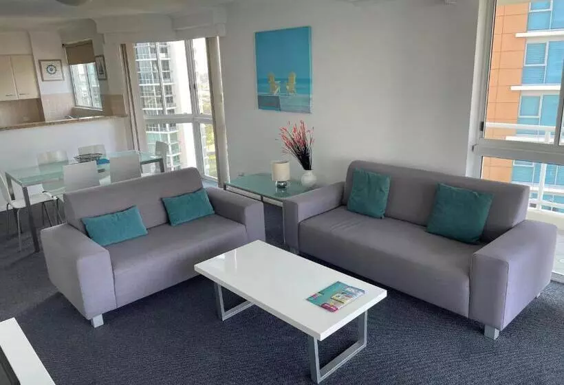 ２ベッドルームアパートメント, The Crest Apartments