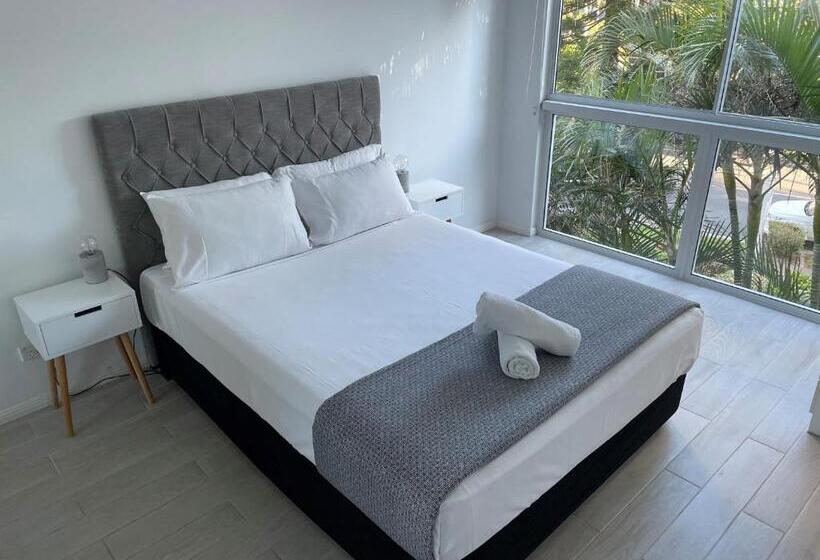 Апартаменты 2 Спальни, The Crest Apartments