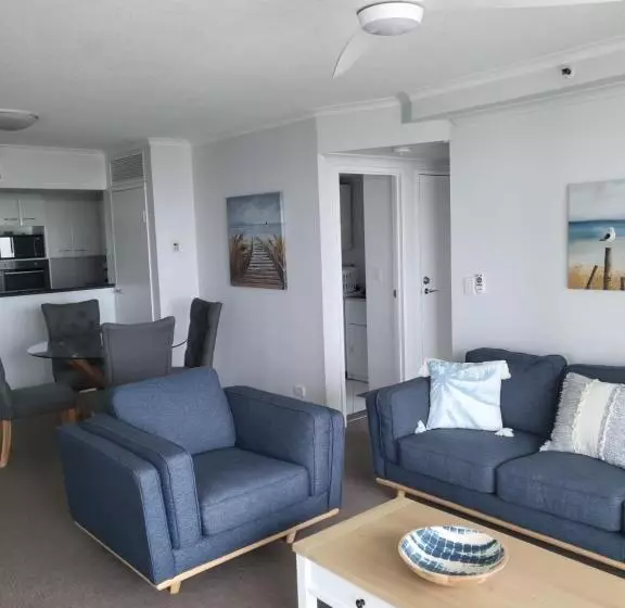 ２ベッドルームアパートメント, The Crest Apartments