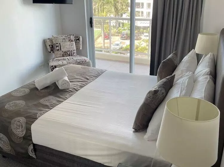 １ベッドルームアパートメント, The Crest Apartments