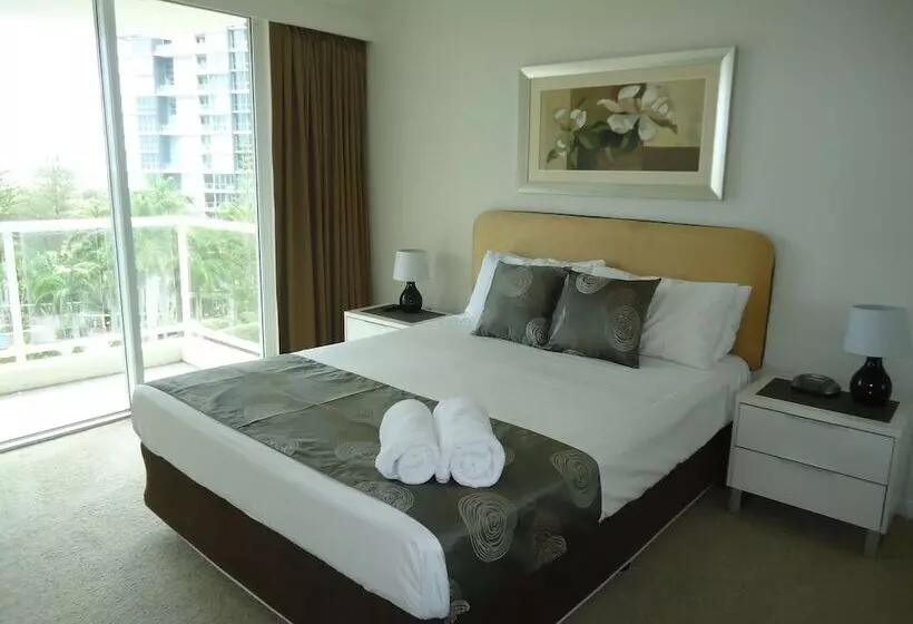 １ベッドルームアパートメント, The Crest Apartments