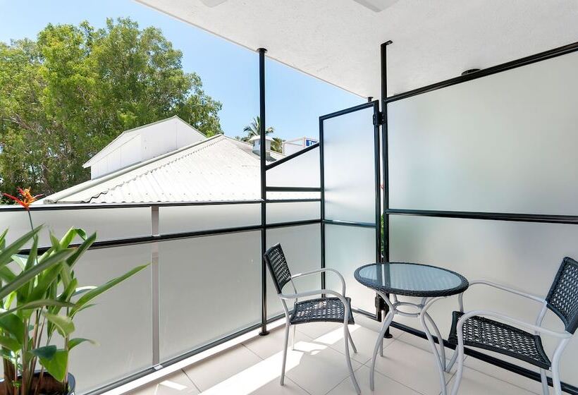 スタンダードスタジオ, Elysium Apartments