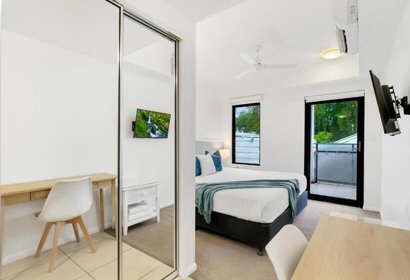 スタンダードスタジオ, Elysium Apartments