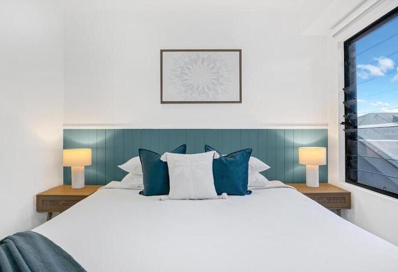 スタンダードスタジオ, Elysium Apartments