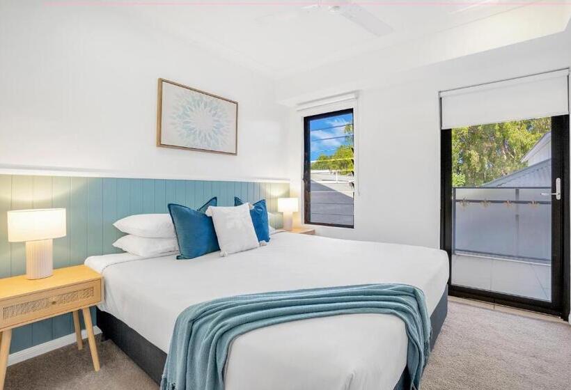 スタンダードスタジオ, Elysium Apartments