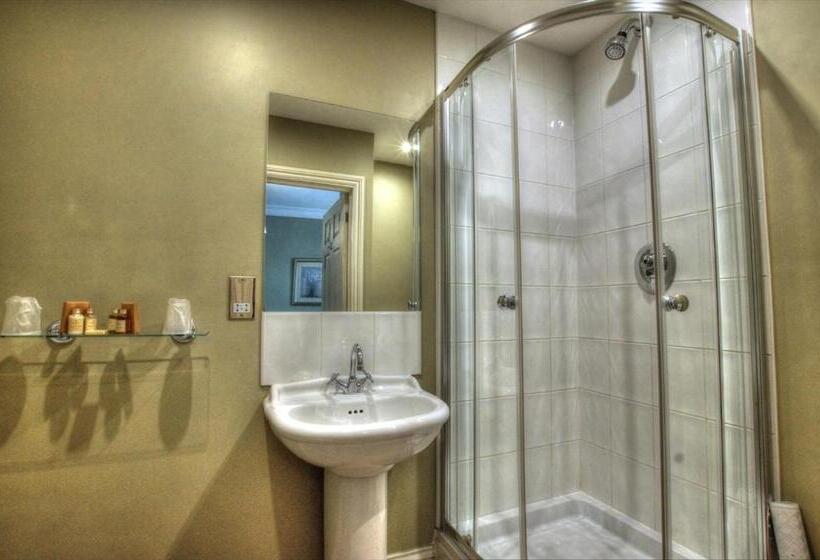 غرفة سوبيريور, Dunster Castle