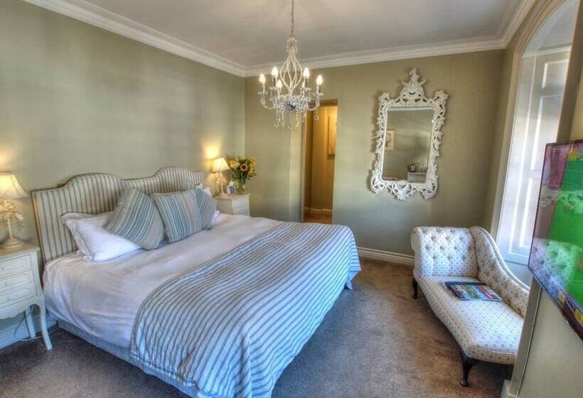 غرفة سوبيريور, Dunster Castle