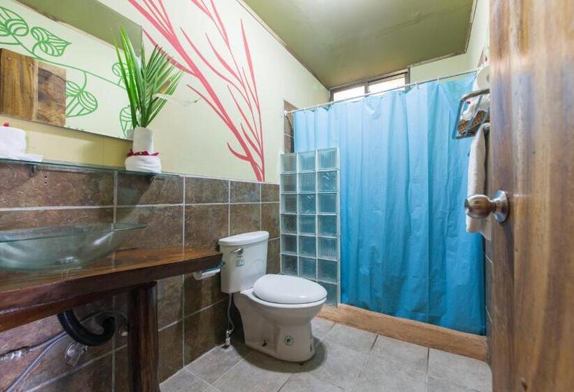 经济房, Kokoro Mineral Hot Springs