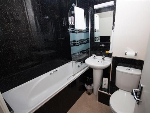 غرفة عائلية, Fox Inn