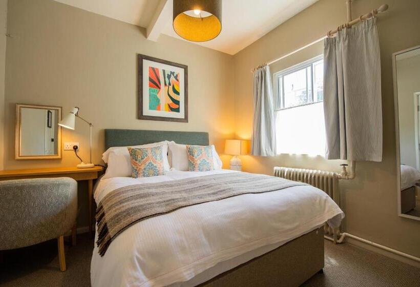 اتاق عادی, The Rose & Crown, Ashbury