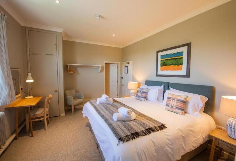 اتاق سوپریور خانوادگی, The Rose & Crown, Ashbury