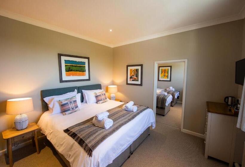 اتاق سوپریور خانوادگی, The Rose & Crown, Ashbury