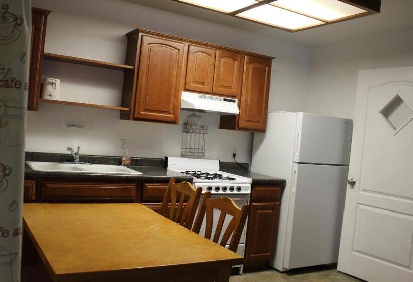 스위트, Yosemite Riverside Inn