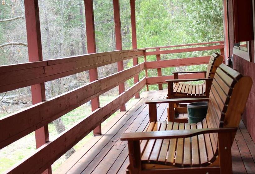 스탠다드 룸 킹사이즈 침대, Yosemite Riverside Inn