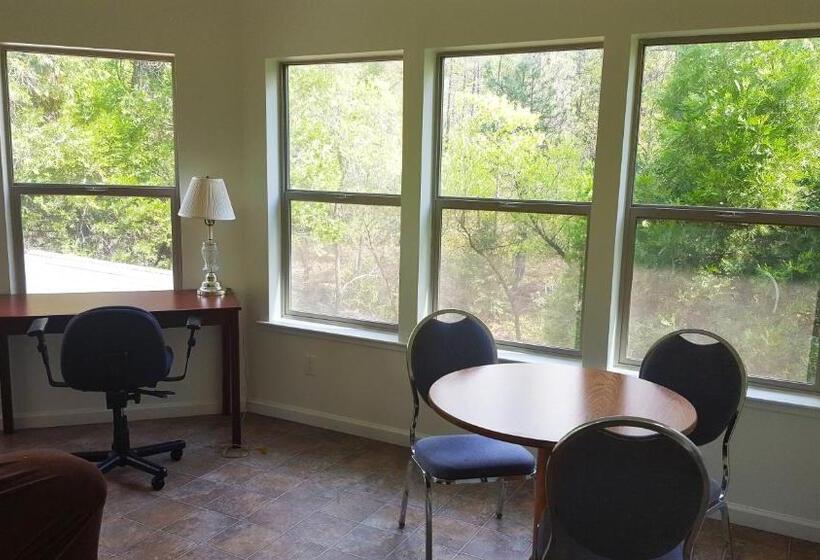 2 베드룸 이그제큐티브 스위트, Yosemite Riverside Inn