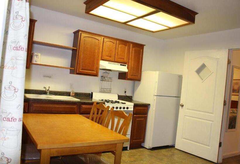 디럭스 스위트 킹 침대, Yosemite Riverside Inn