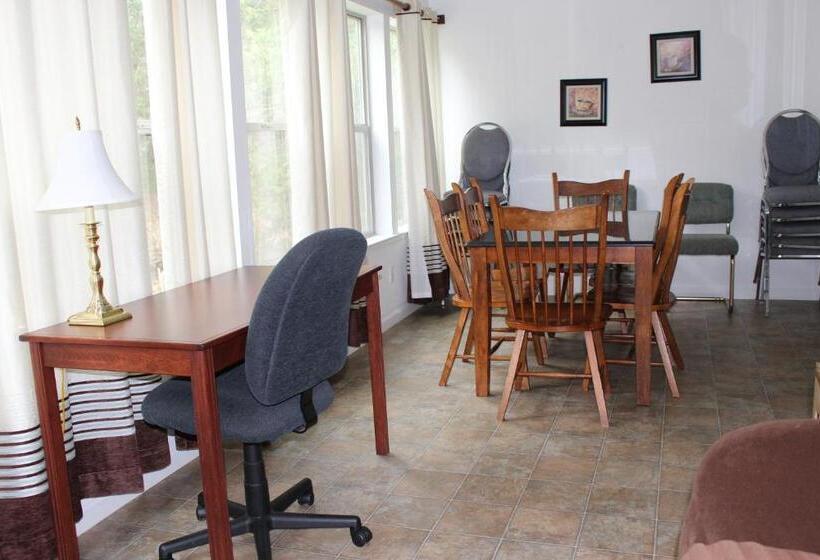 스위트, Yosemite Riverside Inn