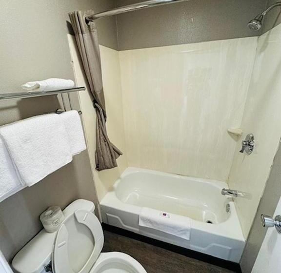 חדר סטנדרט עם מיטת קינג, Motel 6 Cedar Rapids, Ia