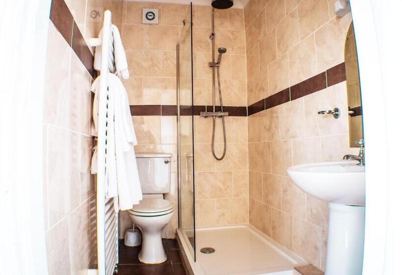 חדר אקזקיוטיב, Glen Mona