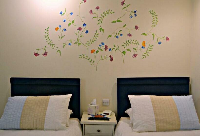 Номер Стандарт, Little Bullocks Farm