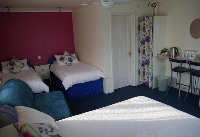 Семейный Номер, Little Bullocks Farm