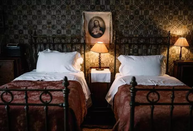バス共有のスタンダードルーム, St Benedict   Victorian Bed And Breakfast