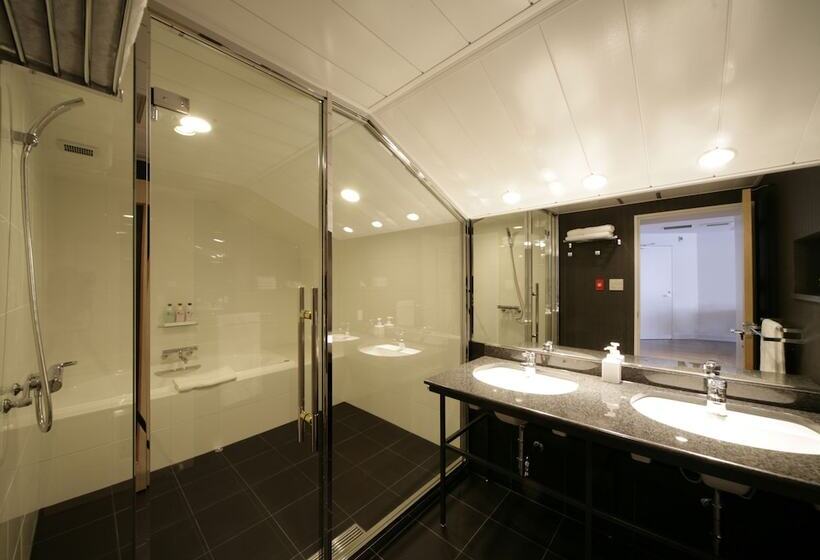 침실 3개 아파트, The Ridge Hotel & Apartments