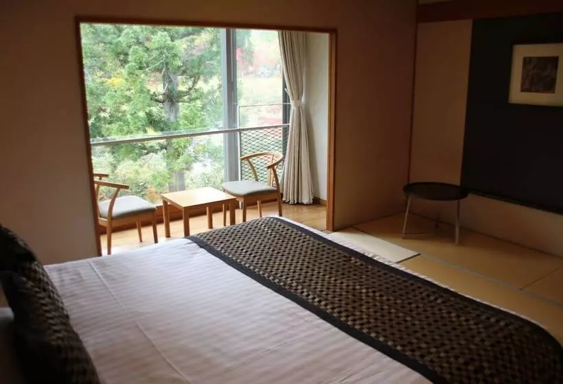 キングサイズベッドのスタンダードルーム, The Ridge Hotel & Apartments