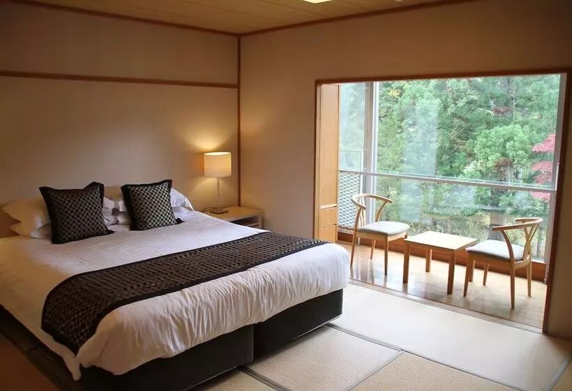 キングサイズベッドのスタンダードルーム, The Ridge Hotel & Apartments