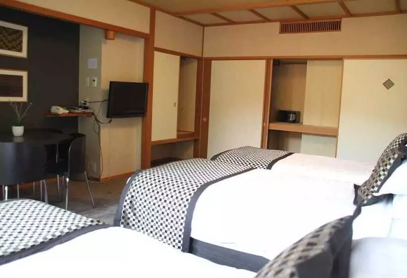 スタンダードトリプルルーム, The Ridge Hotel & Apartments