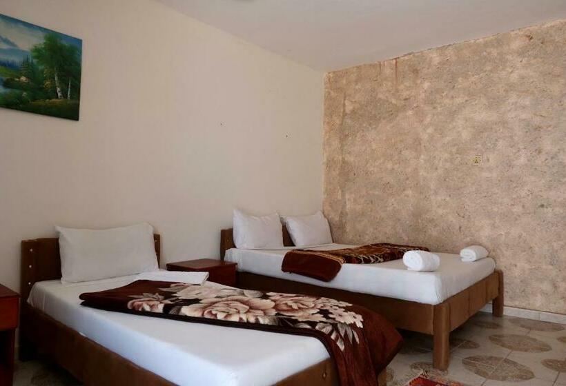 اتاق استاندارد سه نفره, Bedouins Inn Village