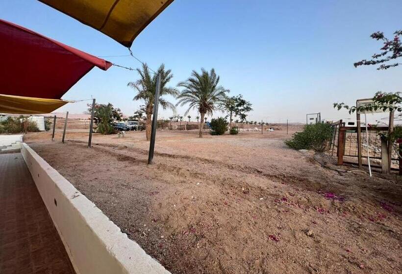 اتاق لوکس با چشم‌انداز دریا, Bedouins Inn Village