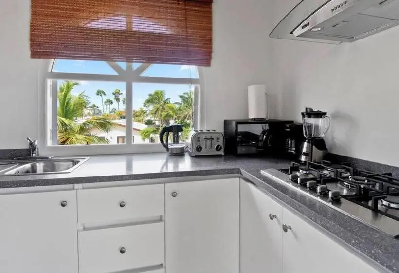 آپارتمان 1 خوابه با بالکن, Beach Walk Residences