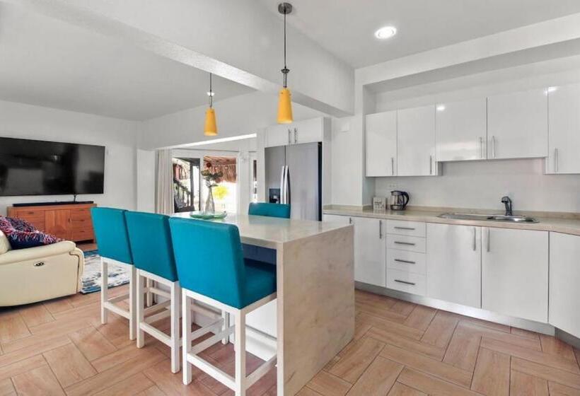 آپارتمان لوکس 1 خوابه, Beach Walk Residences