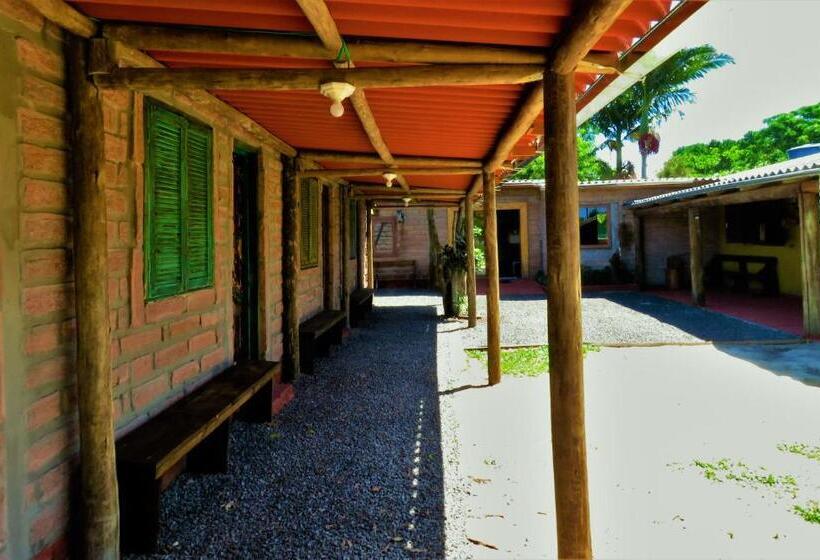 غرفة أساسية ثلاثية, Hostel Casa Da Pedra Chata